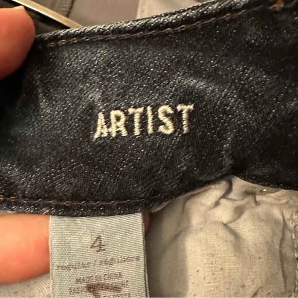 American Eagle, Artist crop, jeans. Approximately a 7” rise. Size 4. - Picture 4 of 4